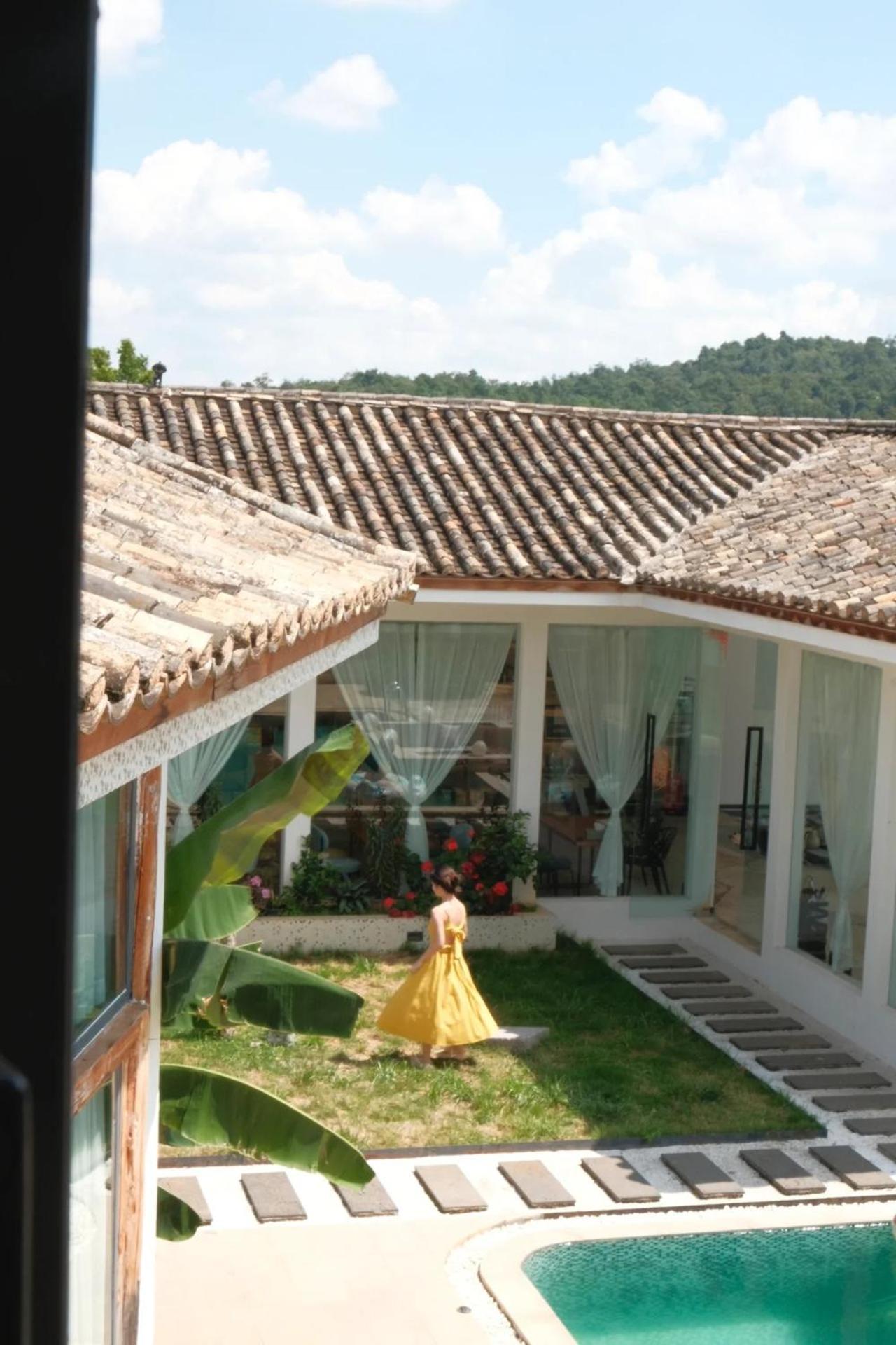 Homestay No Flowers Boutique *